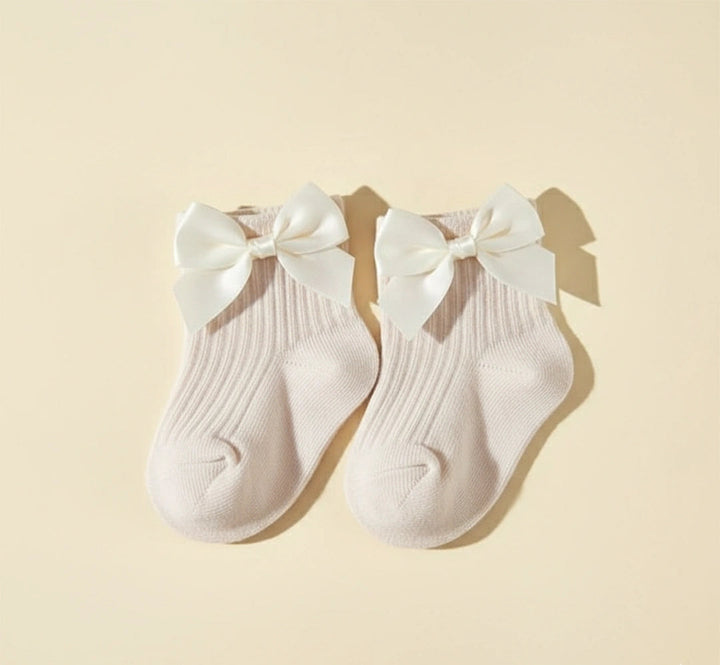 Winnie Statement Bow Socks