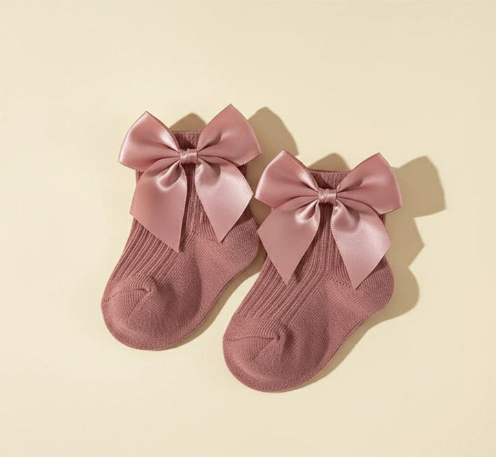 Winnie Statement Bow Socks
