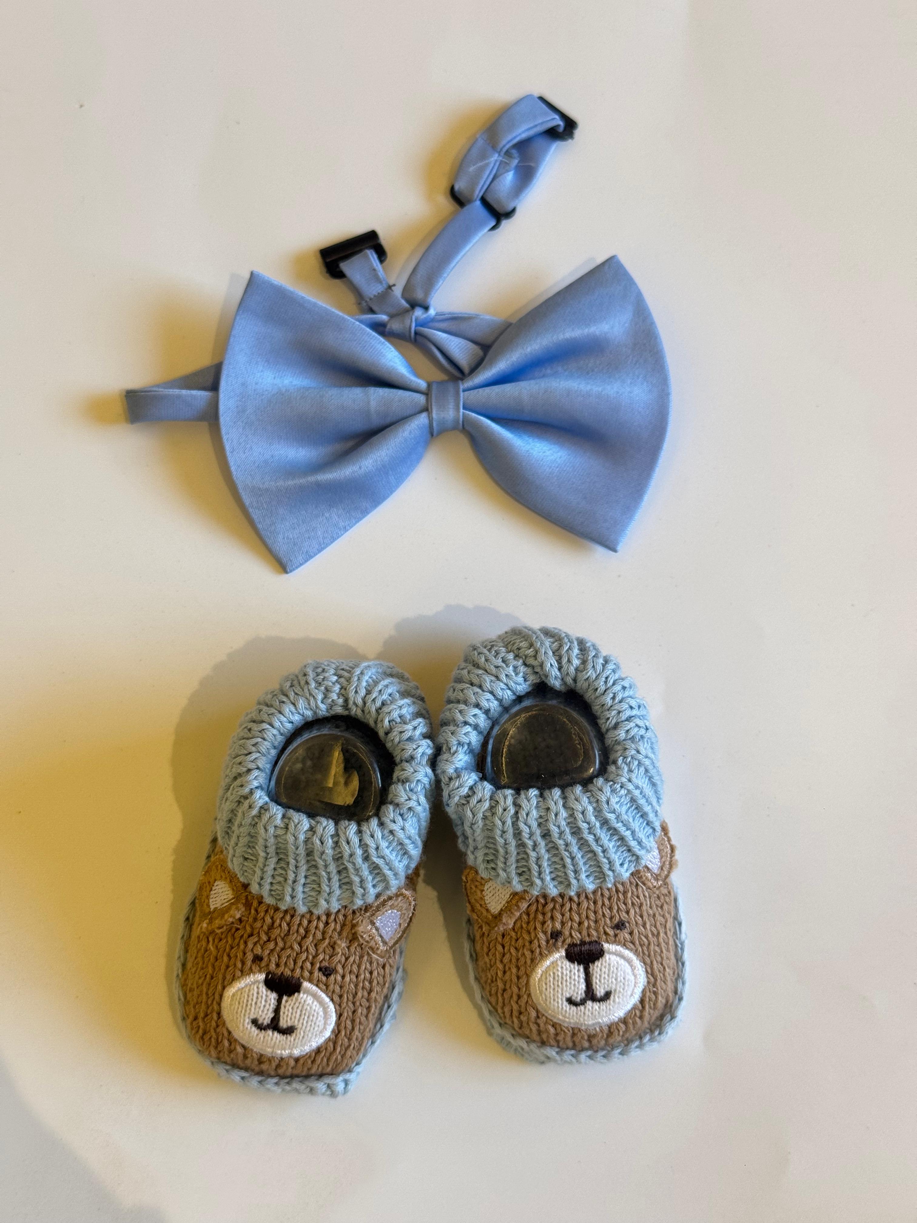 Newborns’ Bow Tie & Crochet Pattern Booties set