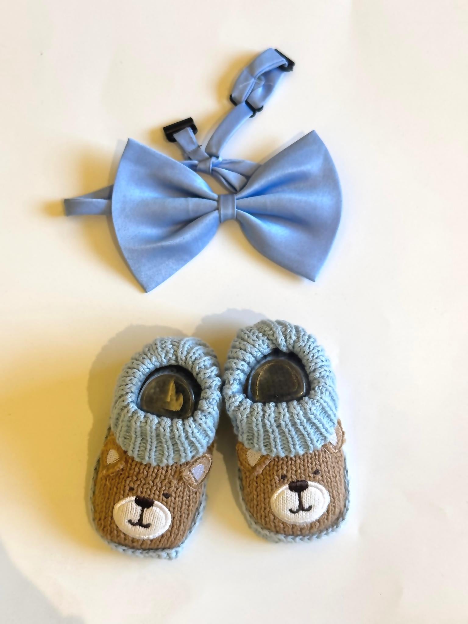 Newborns’ Bow Tie & Crochet Pattern Booties set