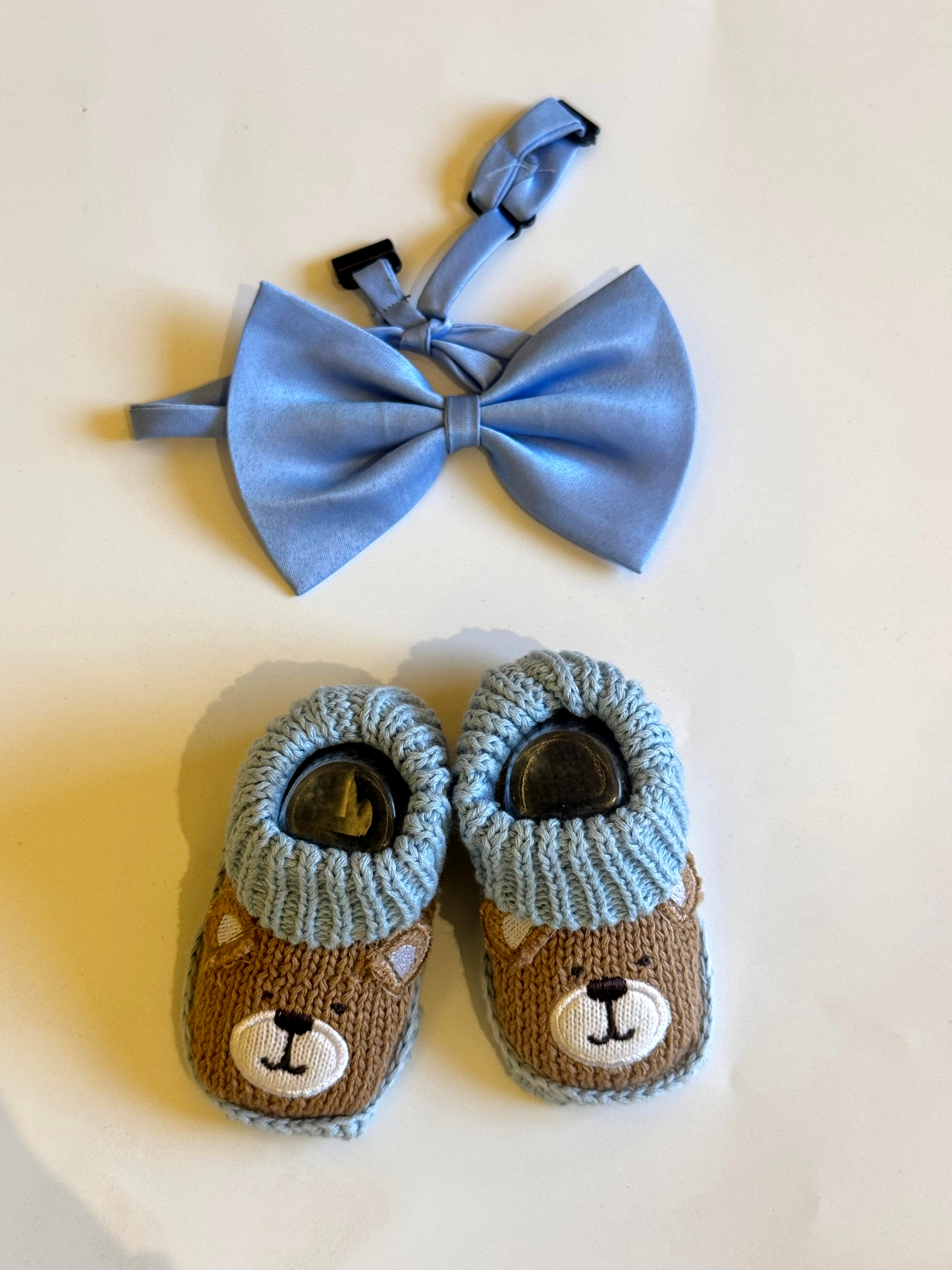 Newborns’ Bow Tie & Crochet Pattern Booties set